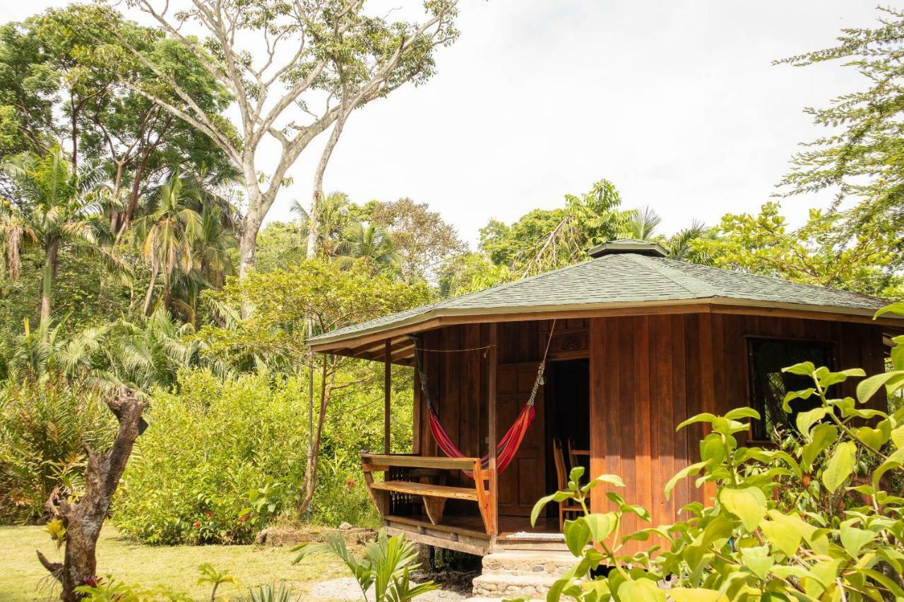 Bungalows Ache Cahuita Exterior photo