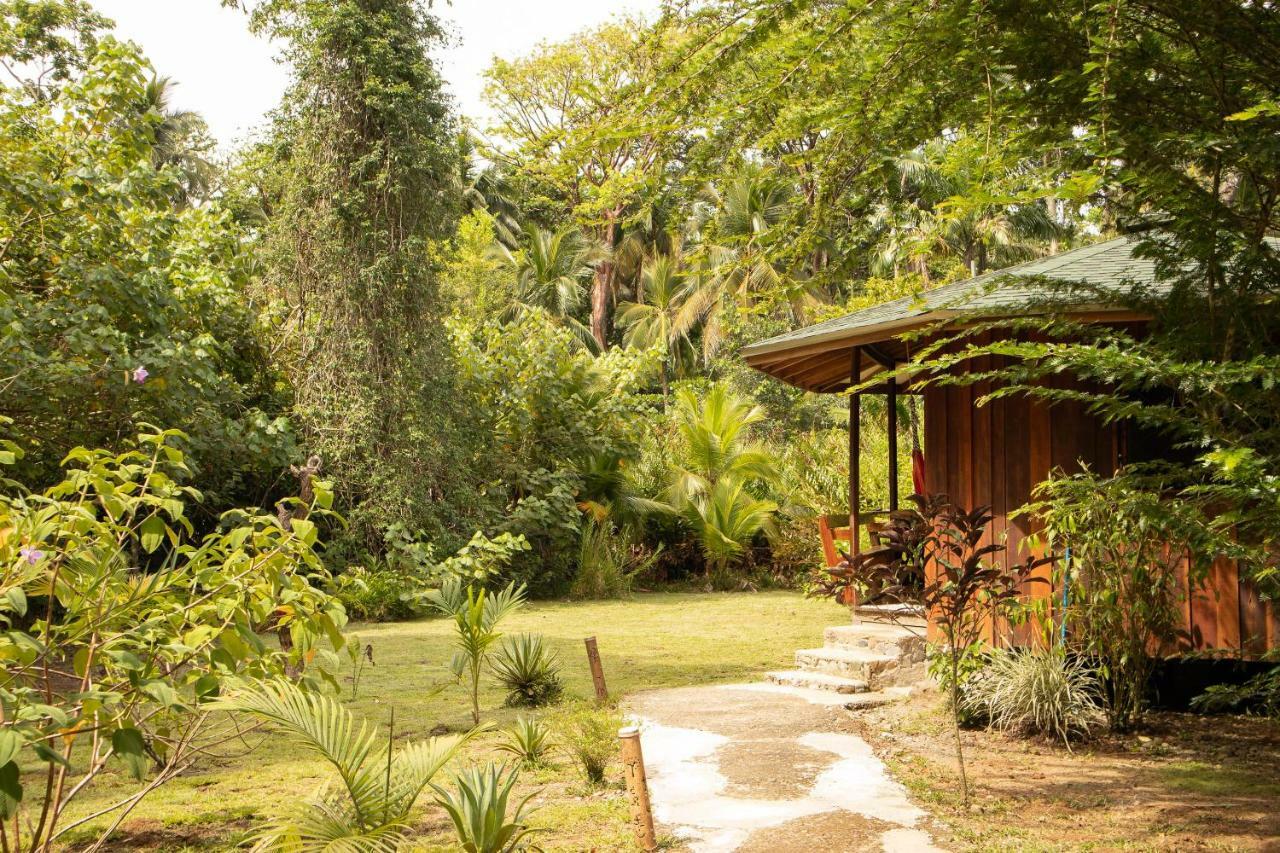 Bungalows Ache Cahuita Exterior photo